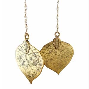 𝅺CUSTOM made gold pearl drop leaf earrings